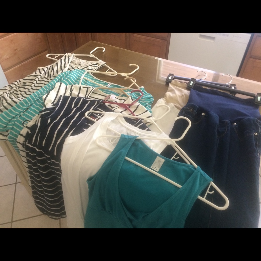 Maternity lot: Maternity / Nursing Tops & Pants